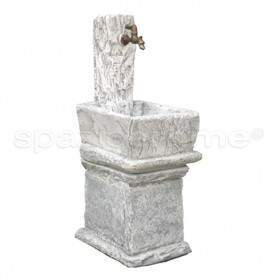 Fontana a colonna Ilde con base