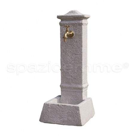 Fontana a colonna Noemi