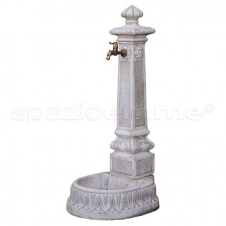 Fontana a colonna Alma